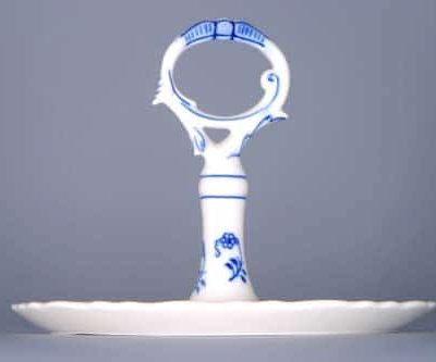 Cibulák – Podnos guľatý 21 cm s rukoväťou na soľničku, koreničku a dózu na špáradlá – originál cibuľový porcelán 1. akosť